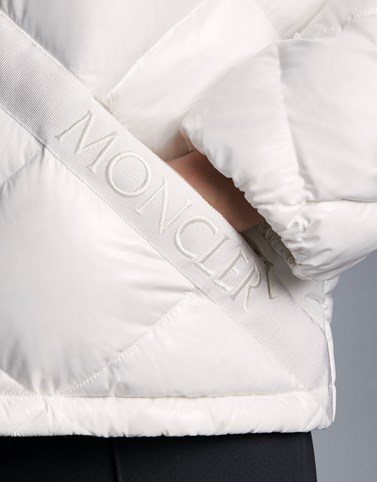 Moncler Women's Hooded Diamond-Quilt Puffer Coat