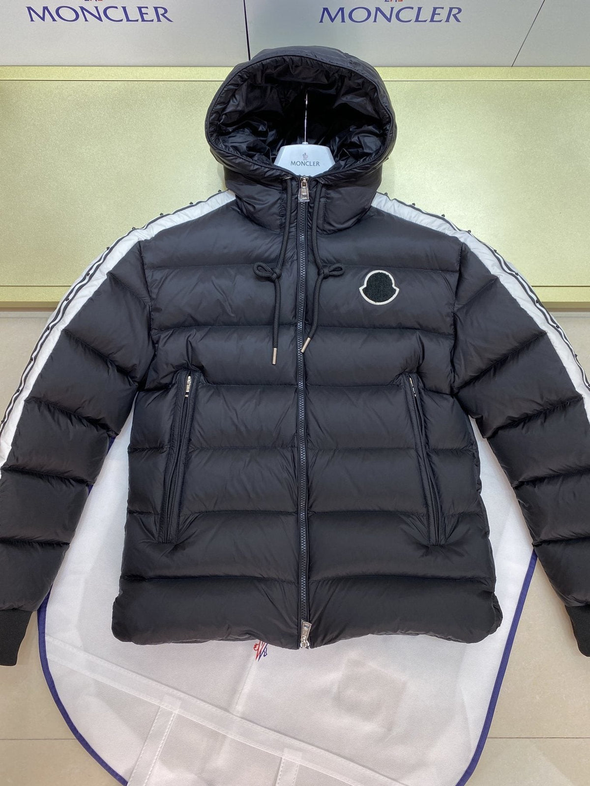 Moncler Hooded Striped-Sleeve Puffer Coat