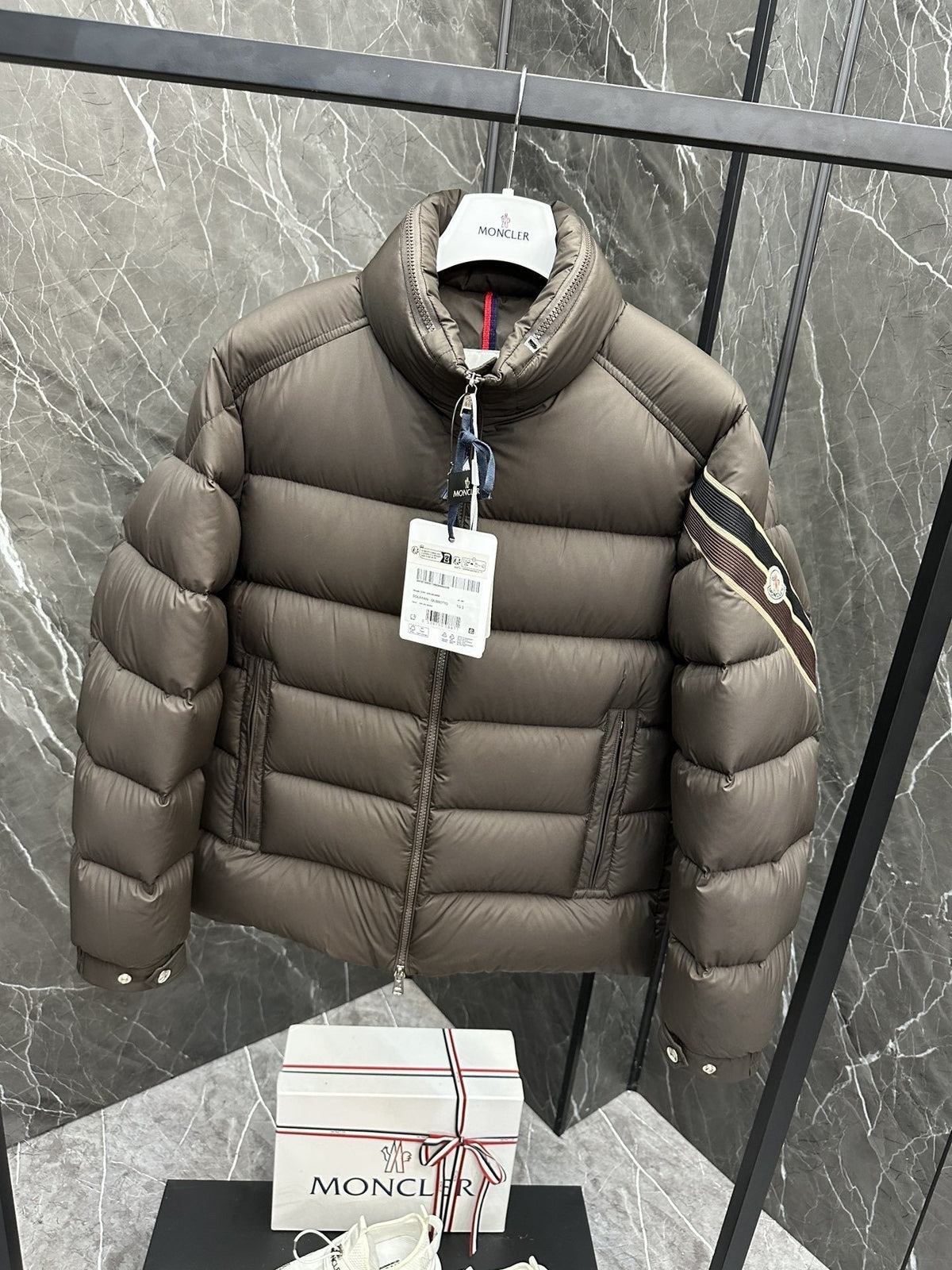 Moncler Tricolor-Trim Puffer Coat